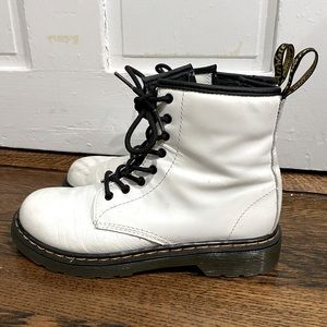 White junior 1460 leather lace up boots, Doc Martens.